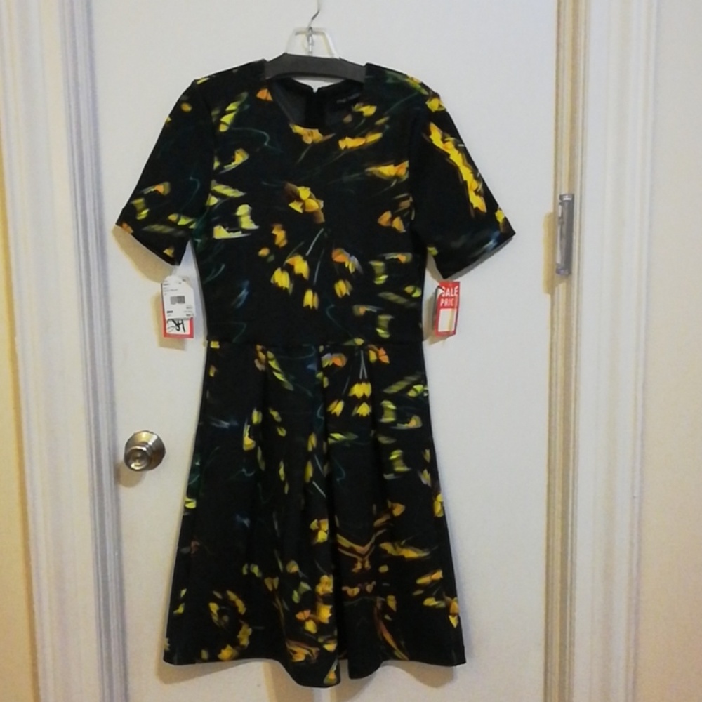 New Woman's short sleeve dress